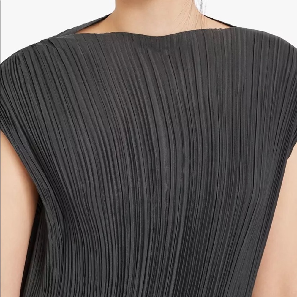 Pleats please style shirt
